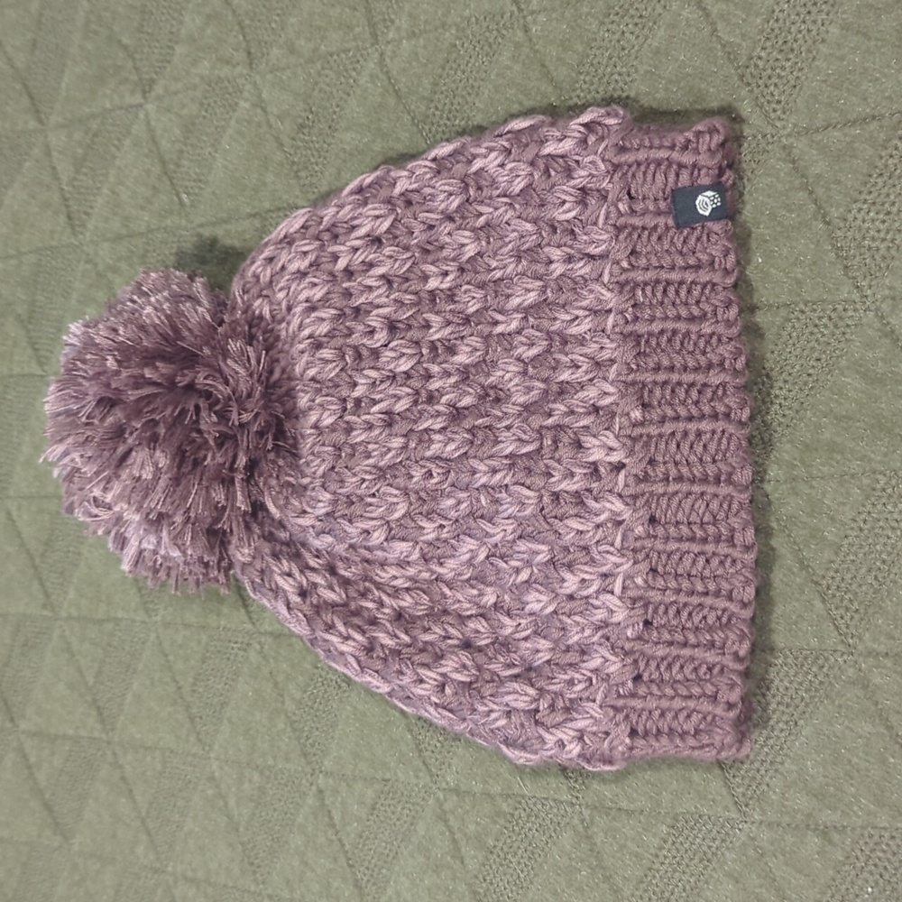 Mountain Hardwear pom beanie